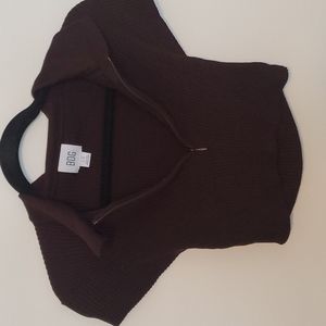 Cropped tee with collar